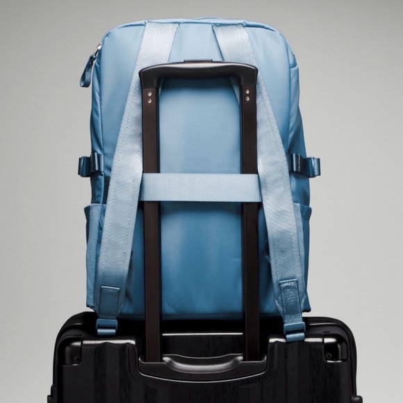 Lululemon Crew 22L Blue Backpack - Picture 5 of 12